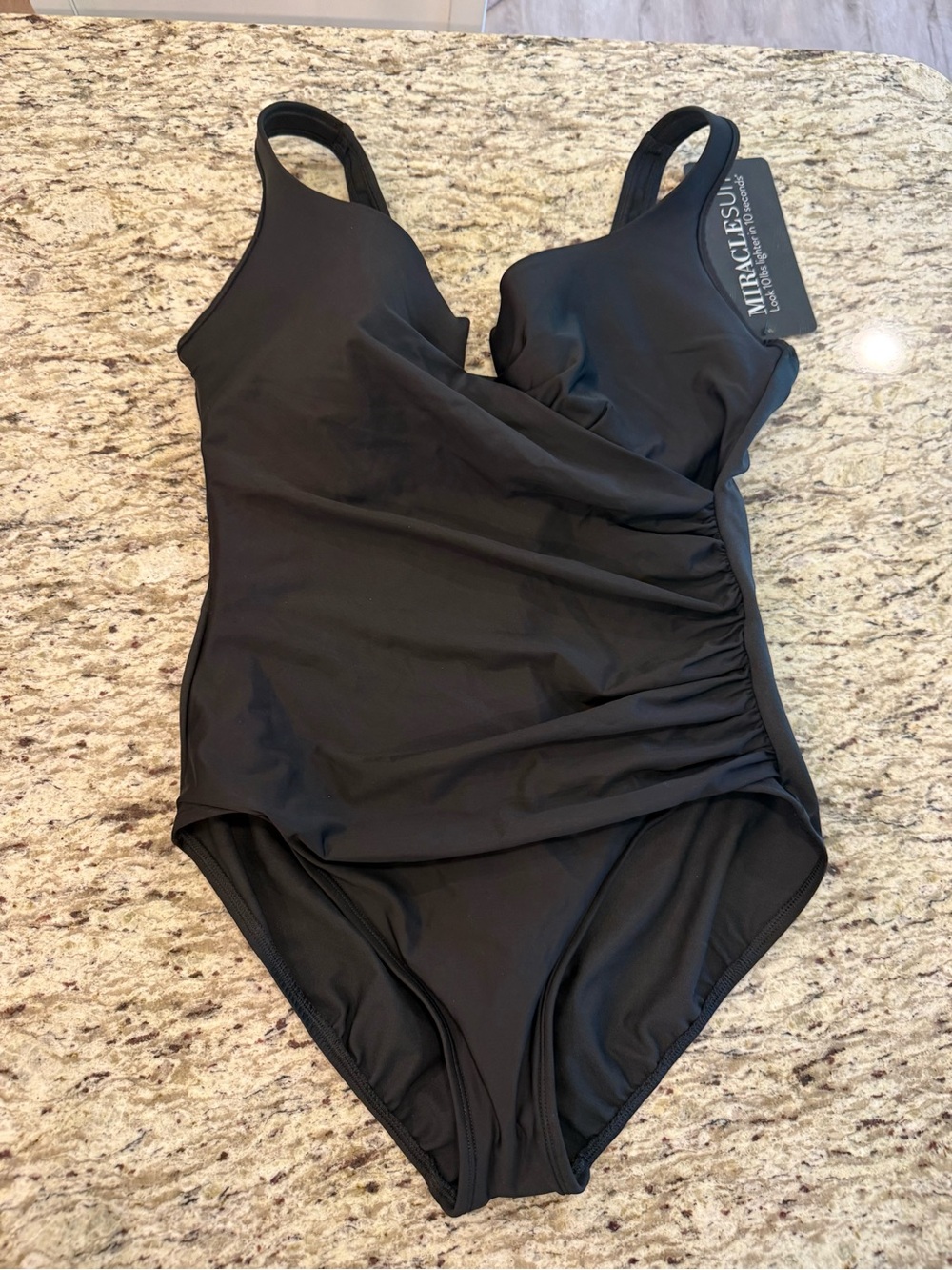 Miraclesuit Womens Black One-Piece Tummy Control Swimsuit NWT Size Size 18